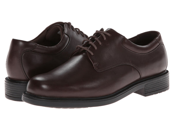 Rockport Margin plain-toe oxford will keep you ready for work or play. Bennetts stocks a large selection of Rockport shoes with same day shipping
