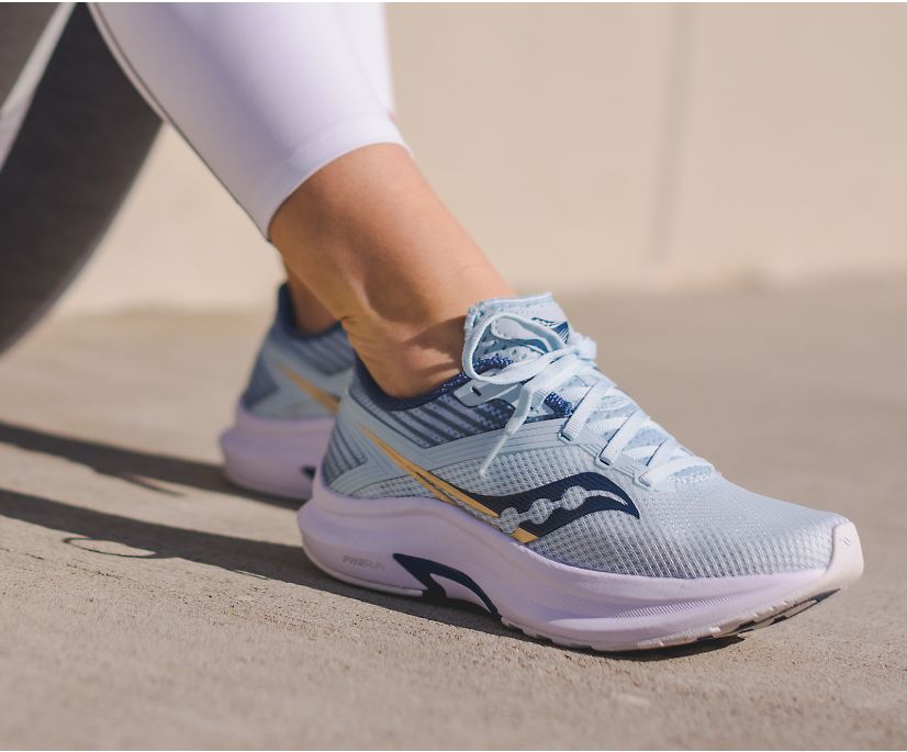 Saucony Axon walking-running shoe will take your outdoor comfort to the next level. Get outdoors with Bennett's Clothing and receive same day shipping and top notch customer service