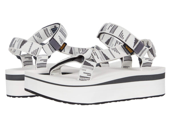 Teva Flatform Universal sandal will elevate your wardrobe this season. Shop Bennetts Clothing for the brands you love with same day shipping.